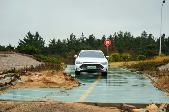Iš Norvegijos – perspėjimas visiems dėl kiniškų automobilių: slapta renka duomenis