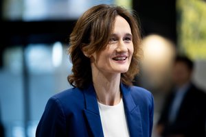 V. Čmilytė-Nielsen kritikuoja VGT sprendimą įvesti visuotinį šaukimą tik nuo 2032 metų: man nesuprantama
