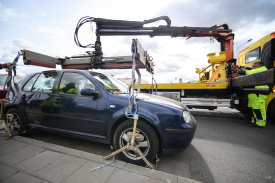 Išaiškino, kas atsakingas už neblaivaus asmens vairuotos transporto priemonės priverstinį nuvežimą ir saugojimą