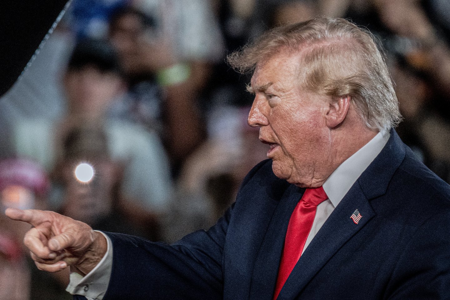 D. Trumpas.