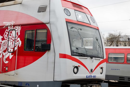 Lietuvoje baigta elektrifikuoti Vilniaus–Klaipėdos geležinkelio linija: kiek kainavo