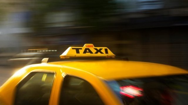 Londono eisme – naujas dalyvis: greitu metu pasiūlys keliones be vairuotojų