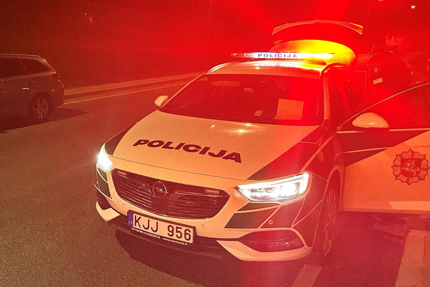 Policija.